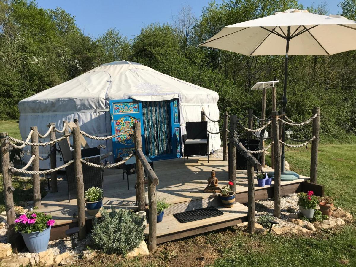 Hotel French Fields Luxury Glamping Le-Vieux-Cerier Exterior foto